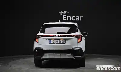 Kia Seltos 2023 1.6 гидро в Москве № 1904989, миниатюра 4