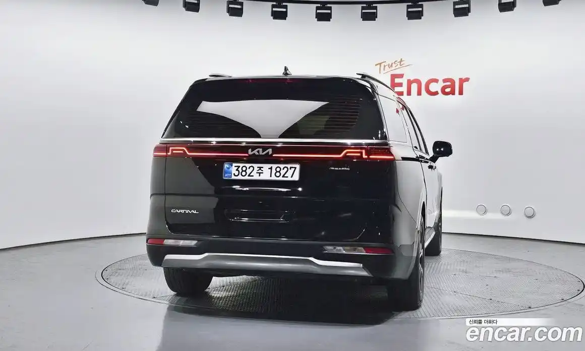 Kia Canival 2023 2.2 гидро в Москве № 1905099, фото 4