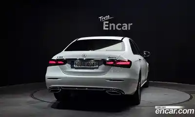 Mercedes-Benz E-Class 2023 2.0 гидро в Москве № 1905511, миниатюра 4