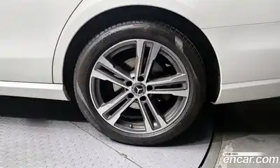 Mercedes-Benz E-Class 2023 2.0 гидро в Москве № 1905511, миниатюра 7