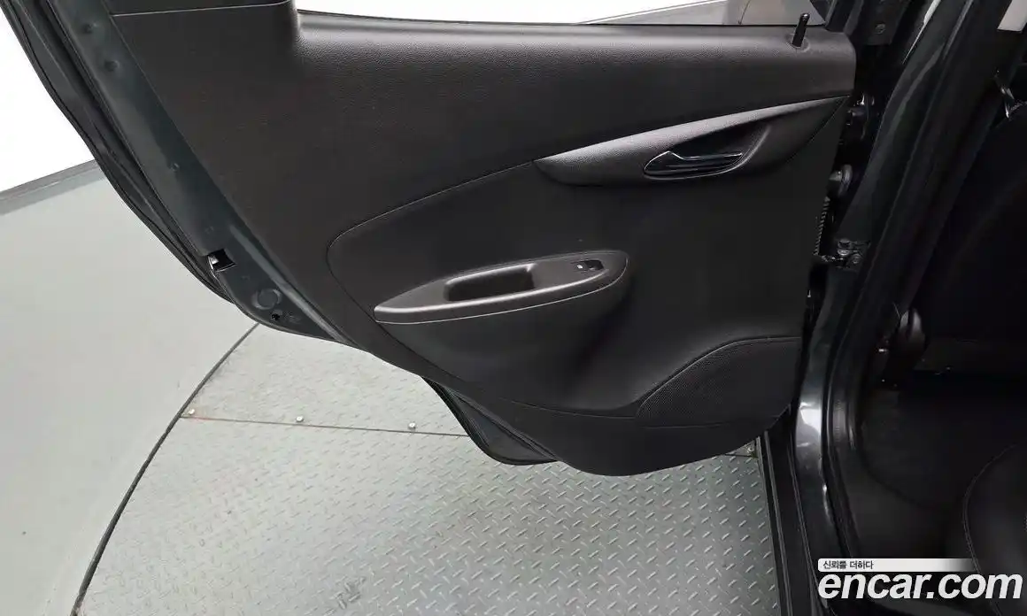 Chevrolet Spark 2016 1.0 гидро в Москве, фото 15