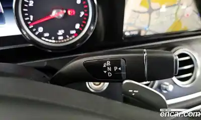 Mercedes-Benz E-Class 2017 2.0 гидро в Москве № 1909496, миниатюра 12