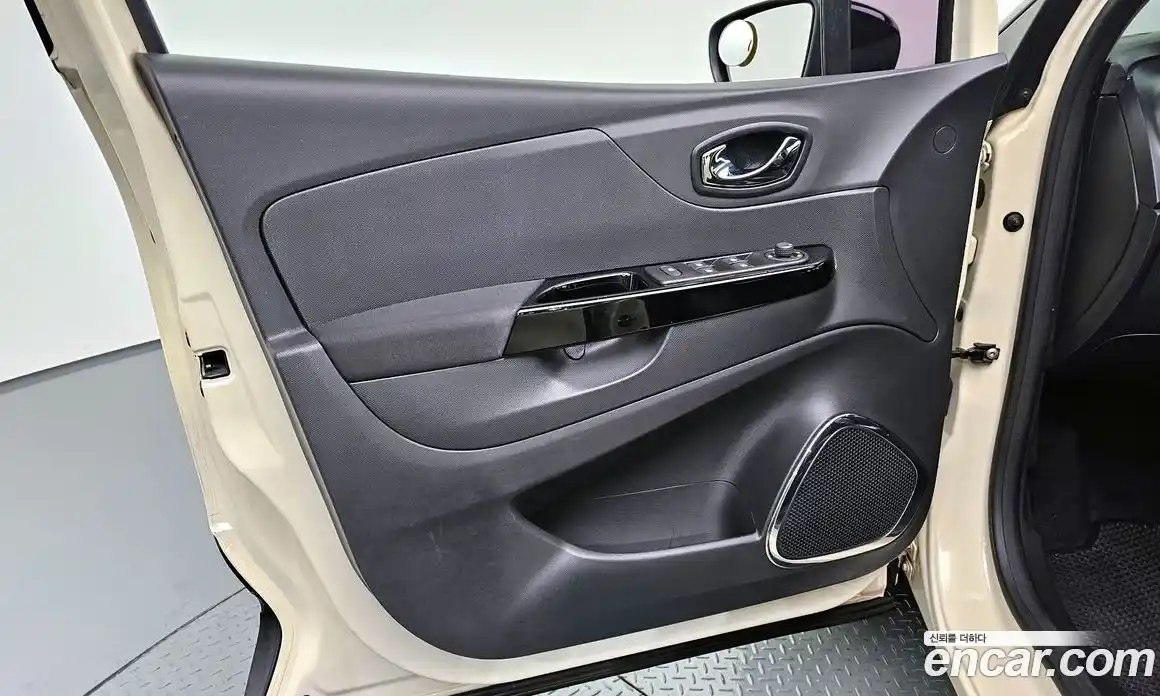 Renault QM3 2015 1.5 гидро в Москве № 1912994, фото 14