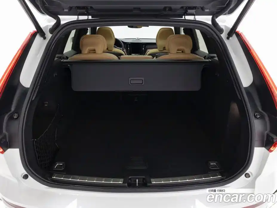 Volvo XC60 2023 2.0 гидро в Москве № 1913494, фото 17