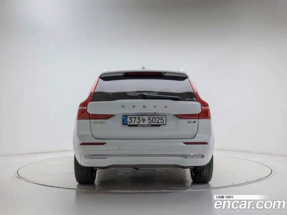 Volvo XC60 2023 2.0 гидро в Москве № 1913494, фото 4