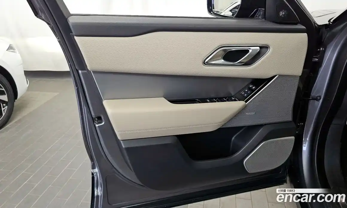 Land Rover Range-Rover Velar 2018 3.0 гидро в Москве № 1914748, фото 14