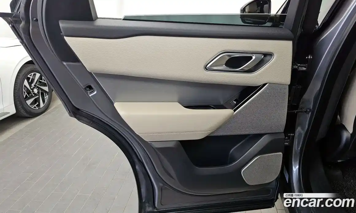 Land Rover Range-Rover Velar 2018 3.0 гидро в Москве № 1914748, фото 15