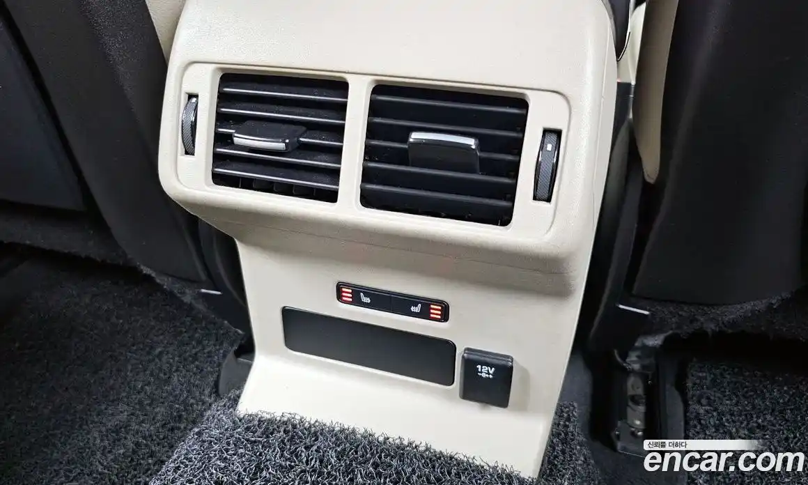 Land Rover Range-Rover Velar 2018 3.0 гидро в Москве № 1914748, фото 24