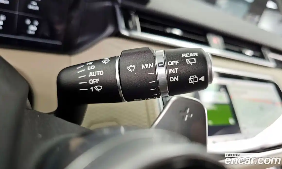 Land Rover Range-Rover Velar 2018 3.0 гидро в Москве № 1914748, фото 25