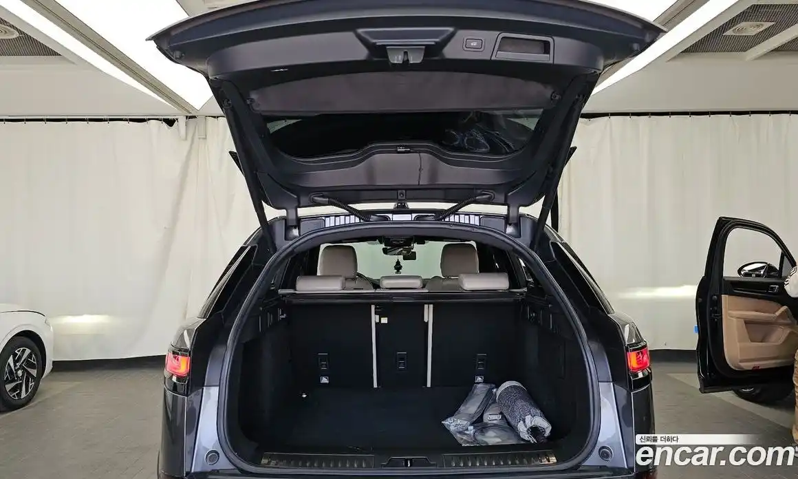 Land Rover Range-Rover Velar 2018 3.0 гидро в Москве № 1914748, фото 26