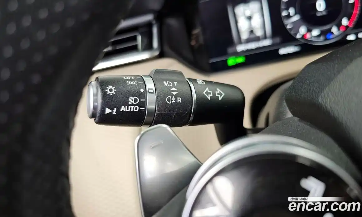 Land Rover Range-Rover Velar 2018 3.0 гидро в Москве № 1914748, фото 28