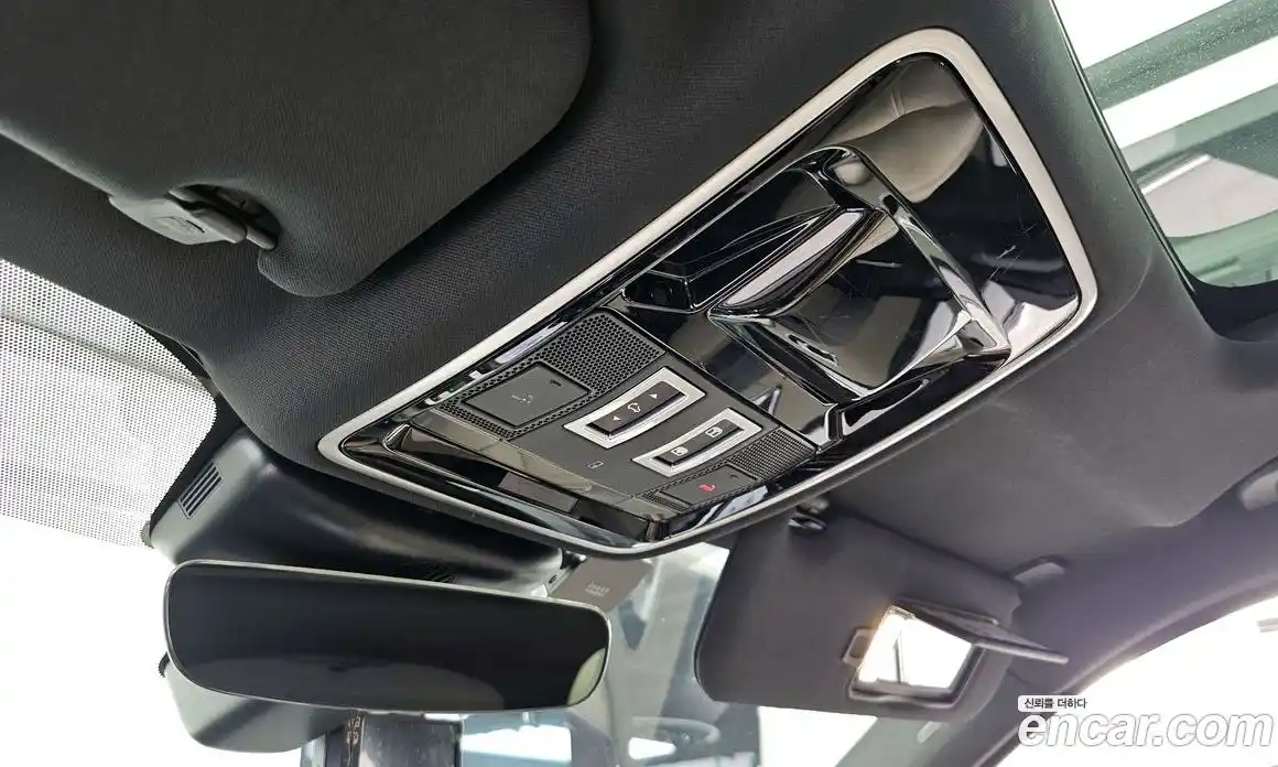Land Rover Range-Rover Velar 2018 3.0 гидро в Москве № 1914748, фото 29