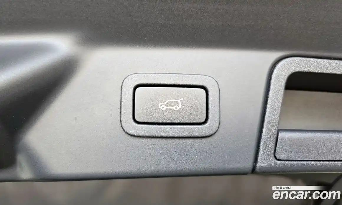Land Rover Range-Rover Velar 2018 3.0 гидро в Москве № 1914748, фото 32