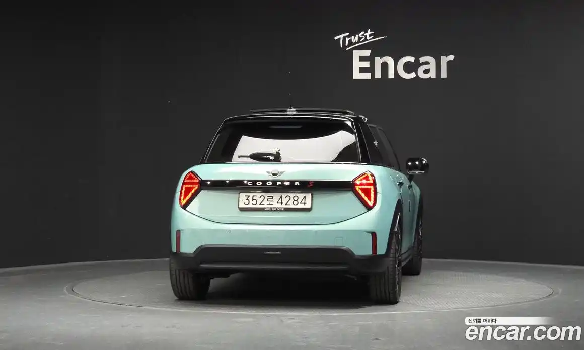 Mini Cooper 2024 2.0 гидро в Москве № 1915569, фото 4