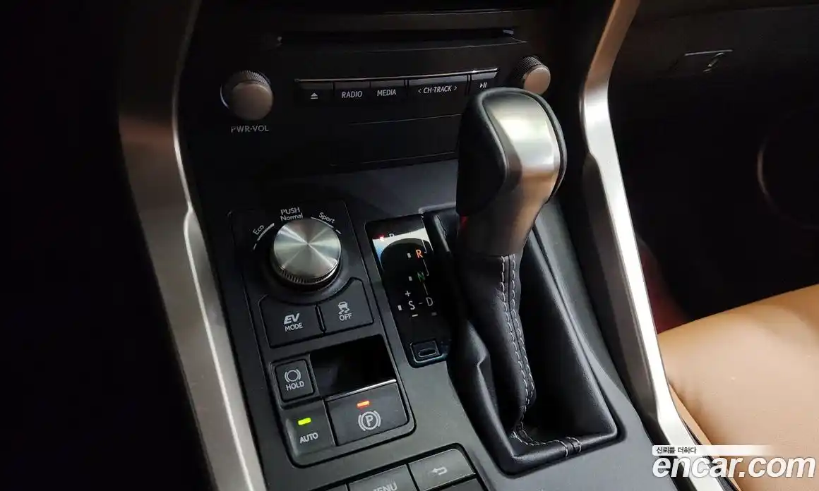 Lexus NX 2019 2.5 гидро в Москве № 1916995, фото 24