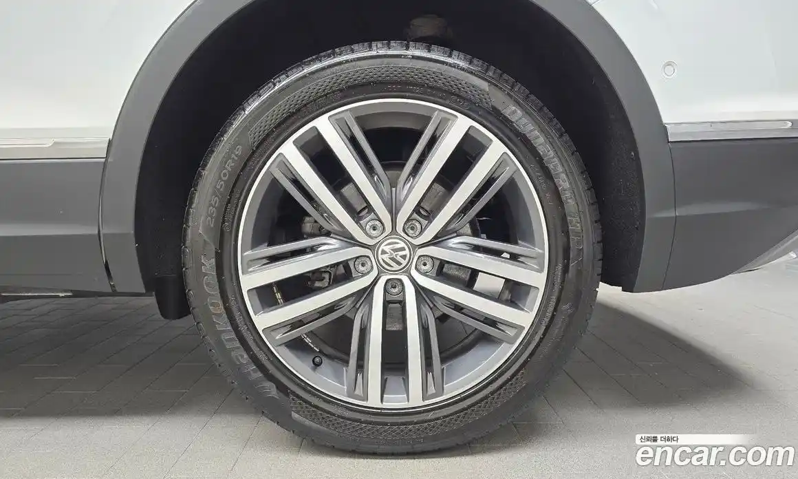 Volkswagen Tiguan 2020 2.0 гидро в Москве № 1917637, фото 7