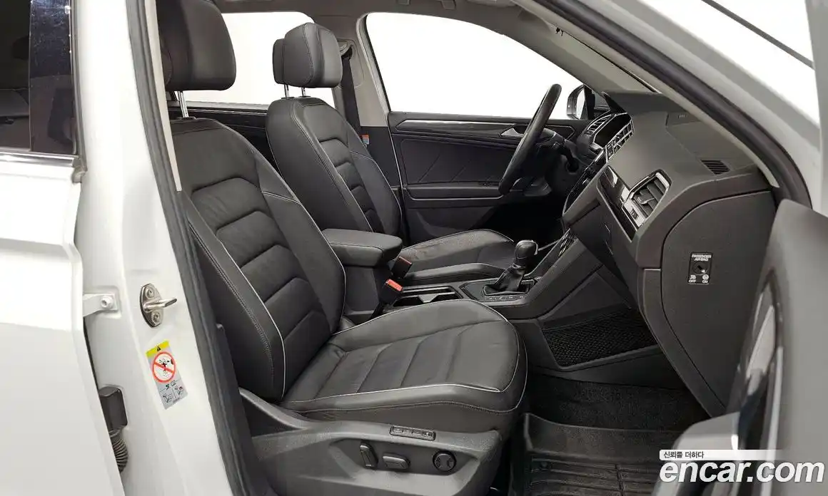 Volkswagen Tiguan 2018 2.0 гидро в Москве № 1917951, фото 11