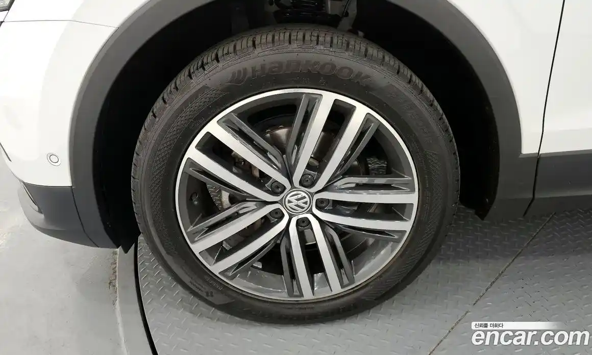 Volkswagen Tiguan 2018 2.0 гидро в Москве № 1917951, фото 5