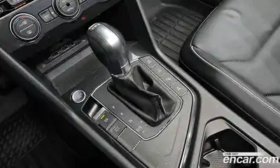 Volkswagen Tiguan 2018 2.0 гидро в Москве № 1917951, миниатюра 9