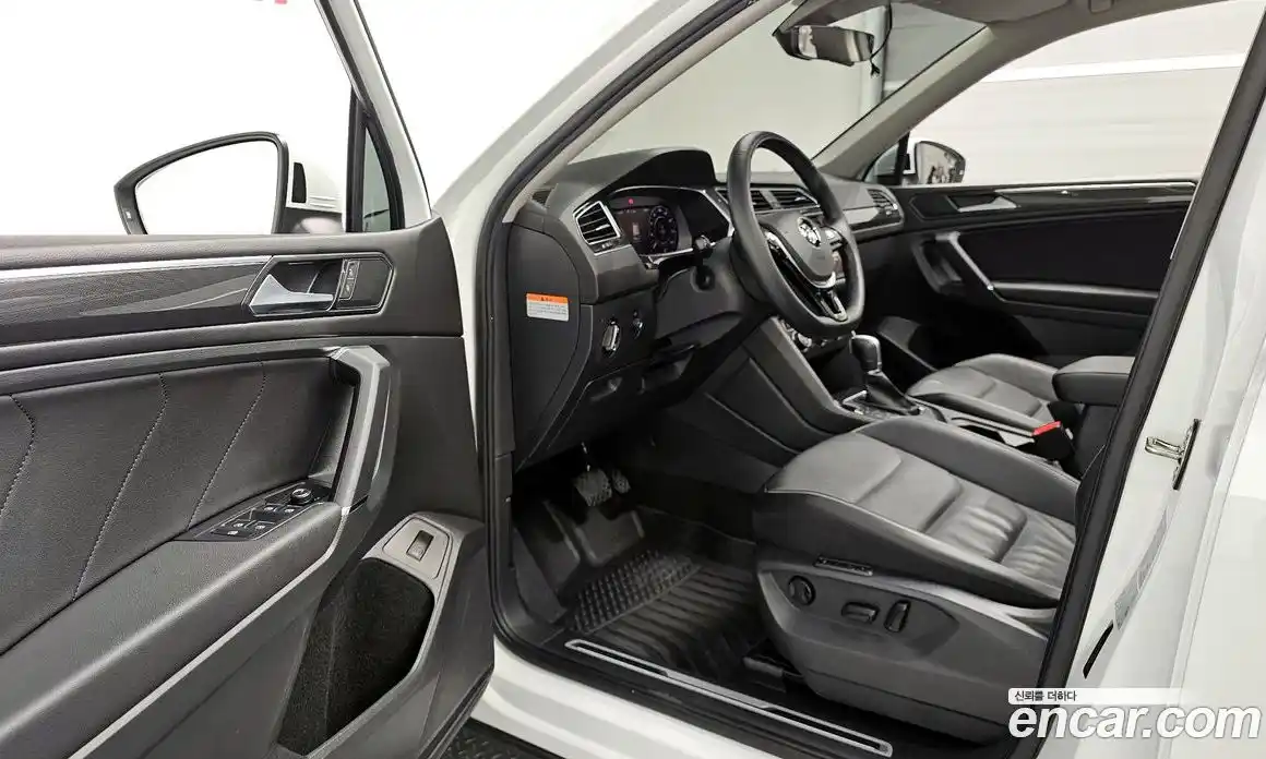 Volkswagen Tiguan 2018 2.0 гидро в Москве № 1917951, фото 10