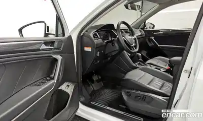 Volkswagen Tiguan 2018 2.0 гидро в Москве № 1917951, миниатюра 10
