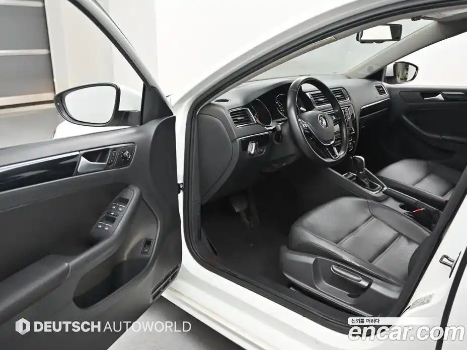 Volkswagen Jetta 2015 2.0 гидро в Москве № 1918594, фото 11