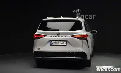 Toyota Sienna 2024 2.5 гидро в Москве № 1919485, миниатюра 4
