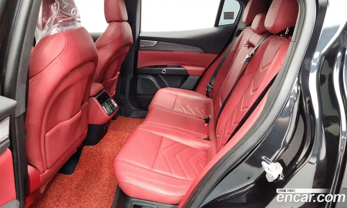 Maserati Grecale 2023 3.0 гидро, фото 34