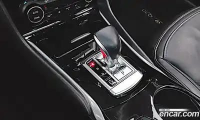 Infiniti Q30 2019 2.0 гидро в Москве № 1921600, миниатюра 12