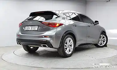 Infiniti Q30 2019 2.0 гидро в Москве № 1921600, миниатюра 2