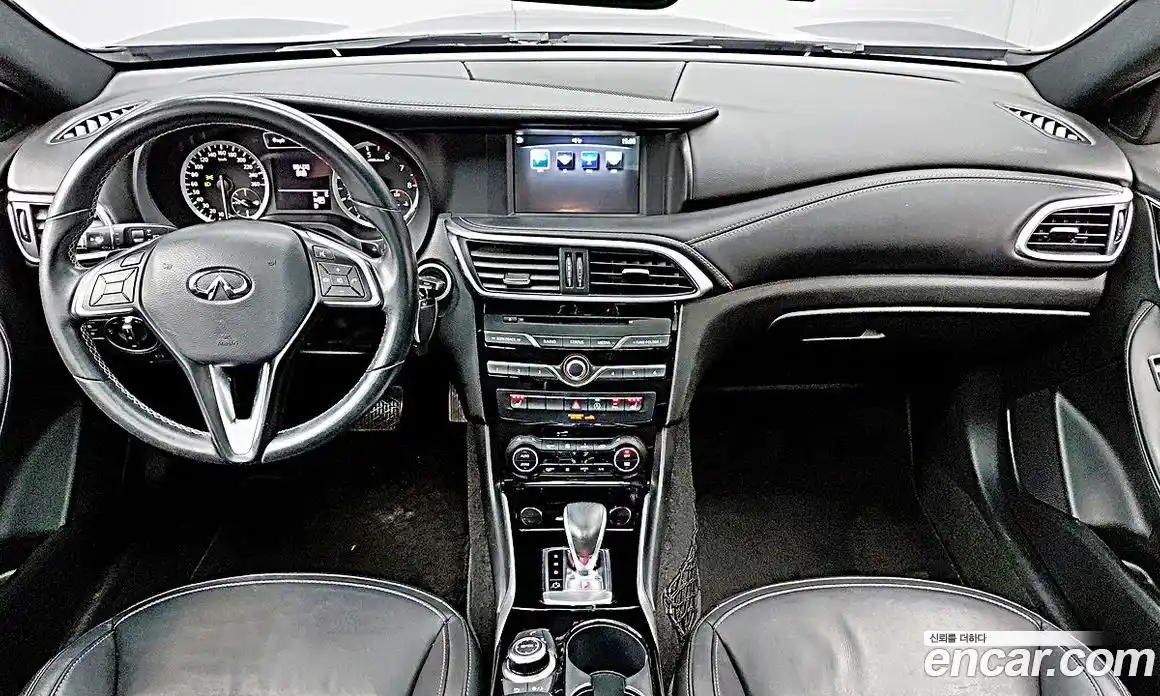Infiniti Q30 2019 2.0 гидро в Москве № 1921600, фото 9