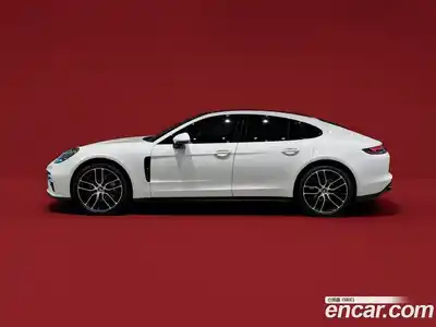 Porsche Panamera, 2022