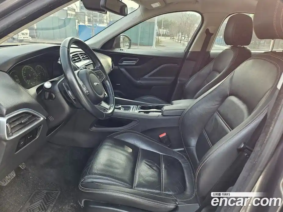 Jaguar F-Pace 2016 2.0 гидро в Москве № 976574, фото 12