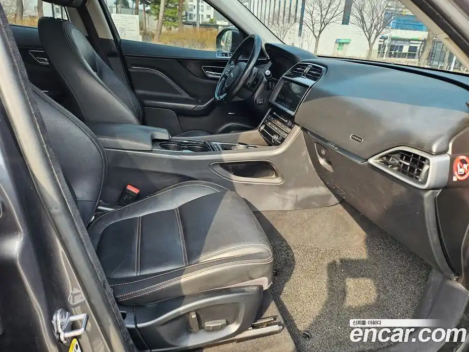 Jaguar F-Pace 2016 2.0 гидро в Москве № 976574, фото 13