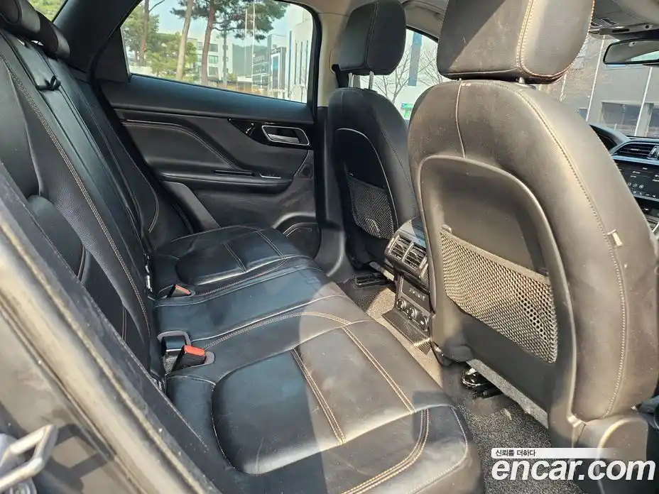 Jaguar F-Pace 2016 2.0 гидро в Москве № 976574, фото 14