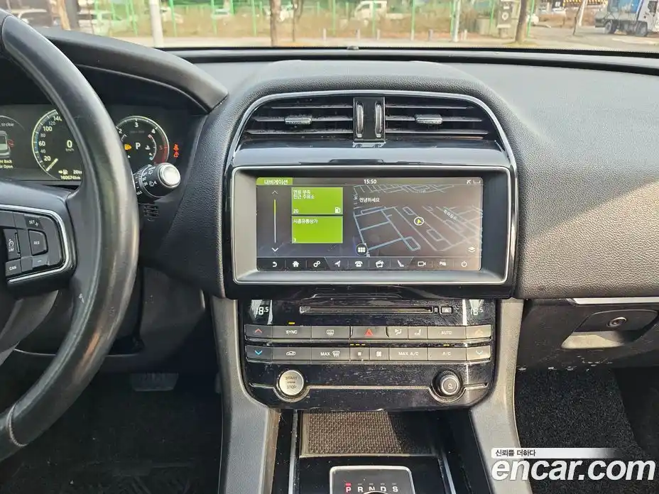 Jaguar F-Pace 2016 2.0 гидро в Москве № 976574, фото 17