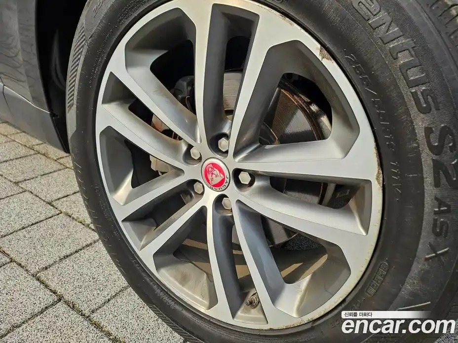 Jaguar F-Pace 2016 2.0 гидро в Москве № 976574, фото 4