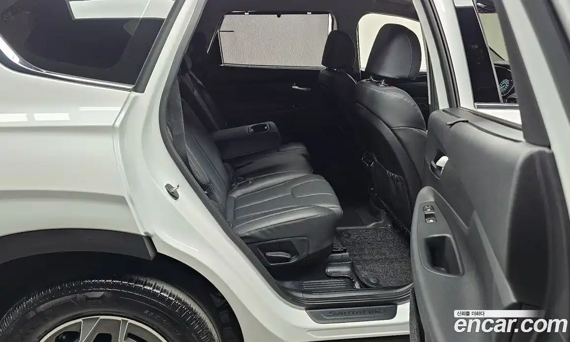 Hyundai Santa Fe 2023 1.6 гидро в Москве № 1317632, фото 18