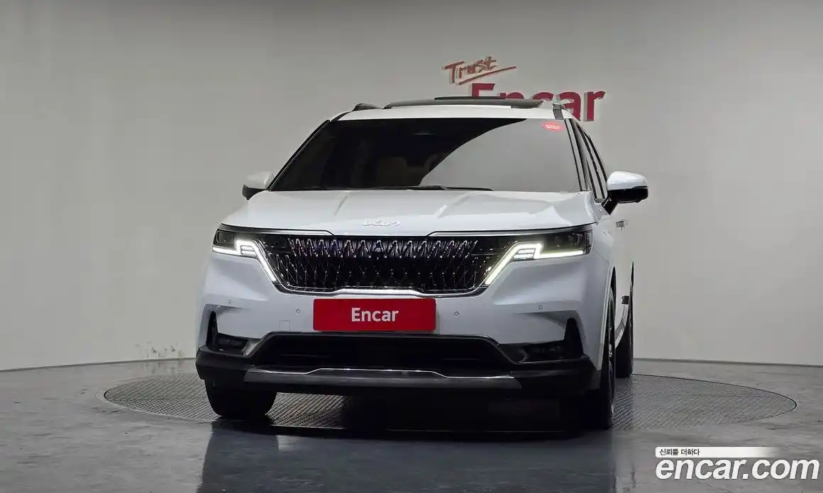 Kia Canival 2023 3.5 гидро в Москве № 1342570, фото 3