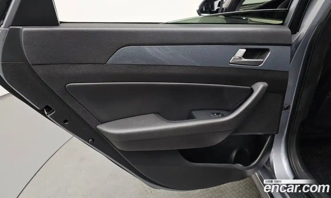 Hyundai Sonata 2017 2.0 гидро в Москве № 1417566, фото 14