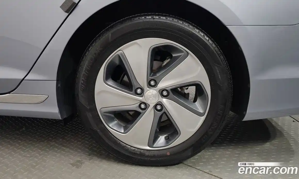 Hyundai Sonata 2017 2.0 гидро в Москве № 1417566, фото 4
