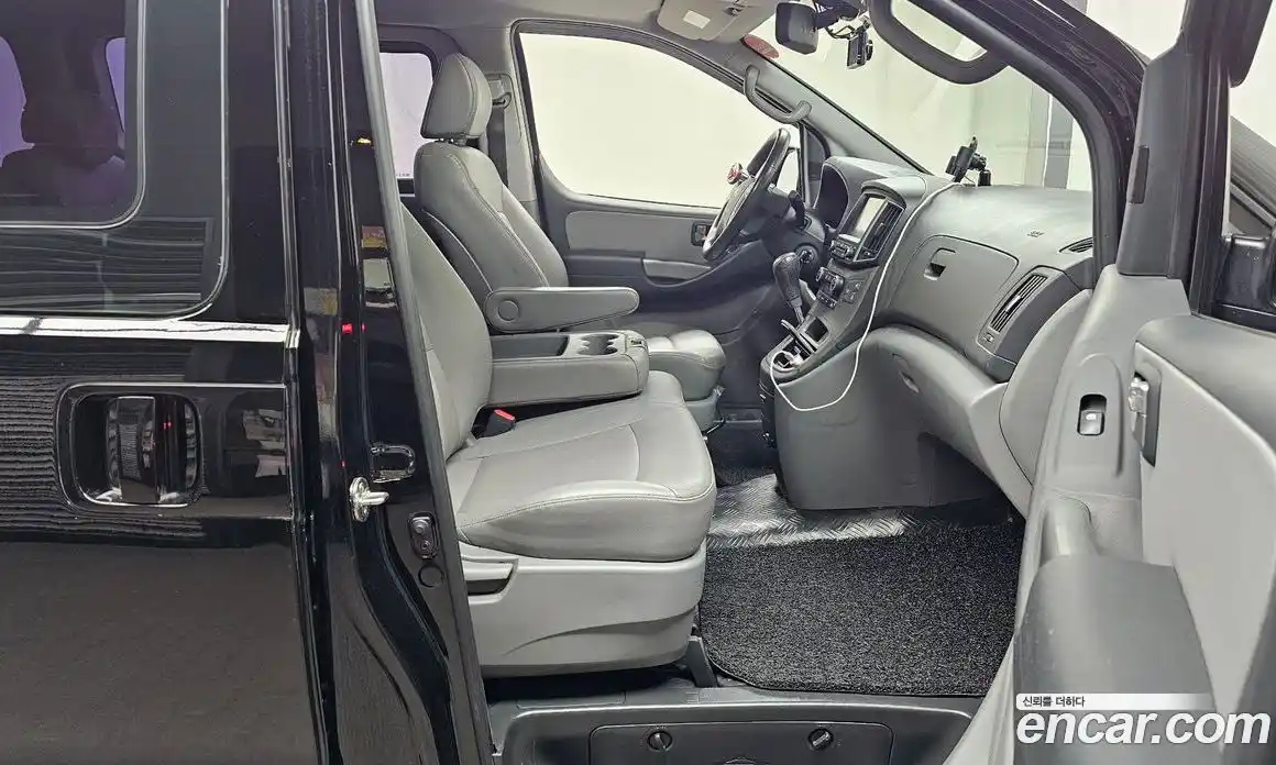 Hyundai Starex 2017 2.5 гидро в Москве № 1610701, фото 17