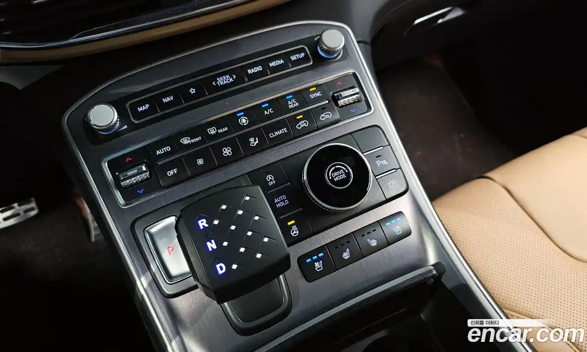 Hyundai Santa Fe 2023 2.5 гидро в Москве № 1830327, фото 12