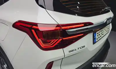 Kia Seltos 2021 1.6 гидро в Москве № 1904523, миниатюра 9