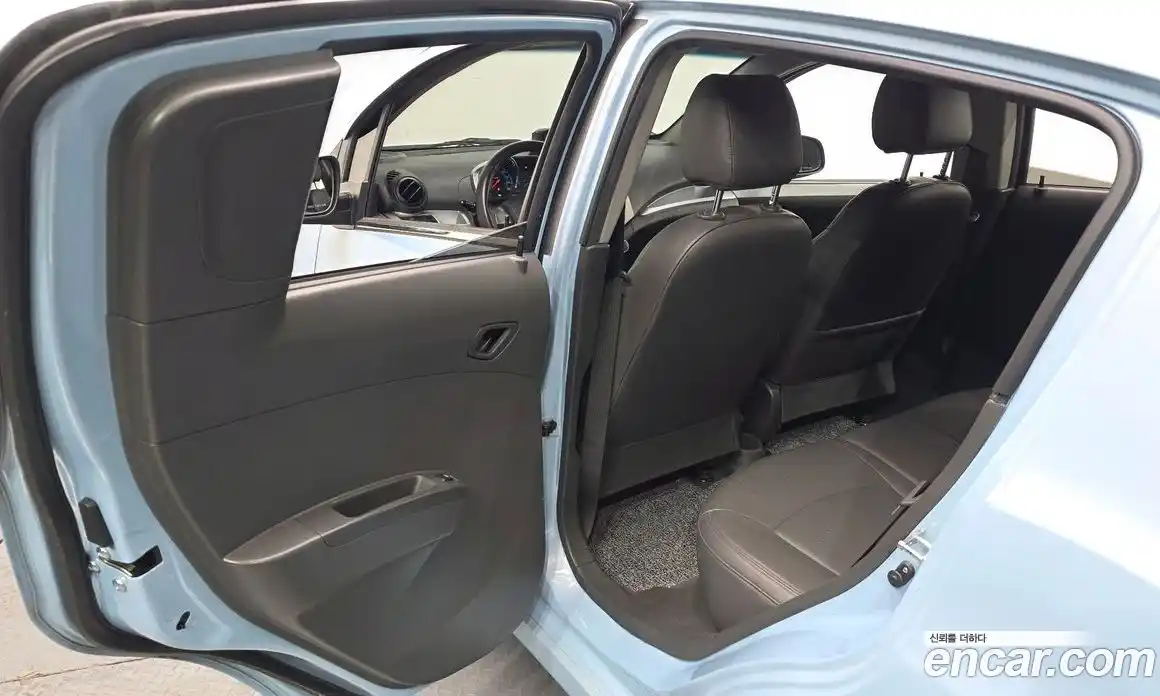 Chevrolet Spark 2014 1.0 гидро в Москве № 1907288, фото 17
