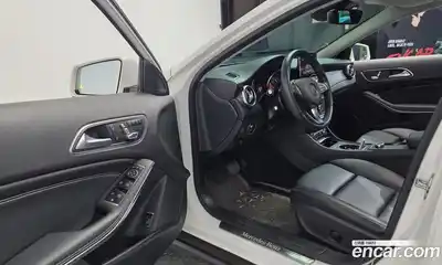 Mercedes-Benz GLA-Class 2019 2.0 гидро в Москве № 1908765, миниатюра 10