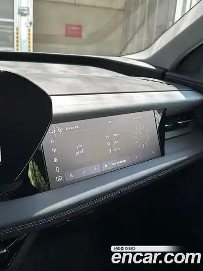 Audi Q6 e-tron 2025 гидро в Москве № 1910451, миниатюра 11