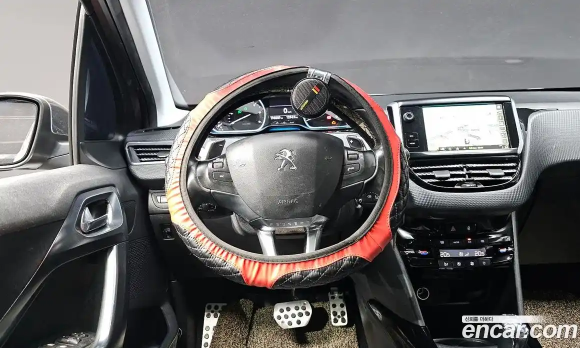 Peugeot 2008 2015 1.6 гидро в Москве, фото 13