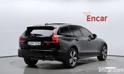 Volvo V60, 2021
