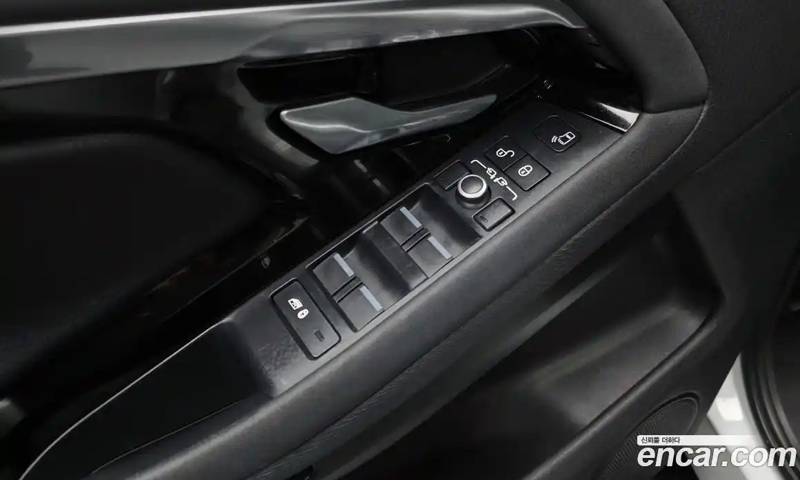 Land Rover Range-Rover Evoque 2020 2.0 гидро в Москве № 1914963, фото 28